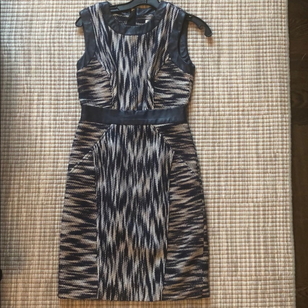 Milly Shift dress Navy & White leather trim sz 2